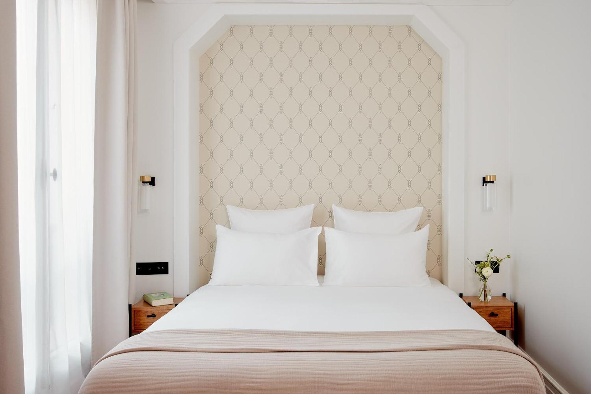 Hotel Noucha Paris Exterior photo